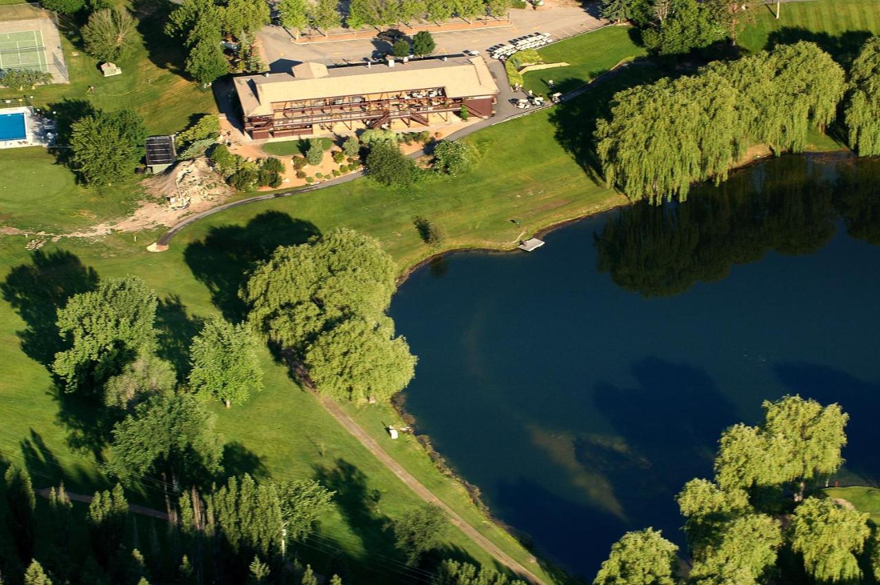 St Andrews By The Lake Golf Resort Kaleden Exterior foto